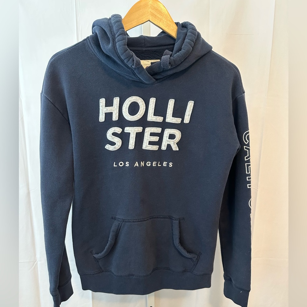 Women’s Hollister hoodie
